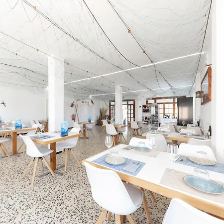 Affittacamere Hostal Cala Llombards *