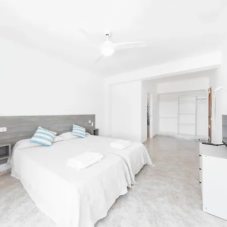 Affittacamere Hostal Cala Llombards