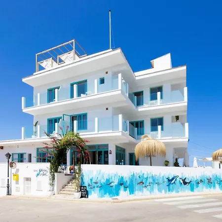 Hostal Cala Llombards *