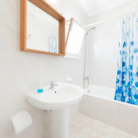 Hostal Cala Llombards