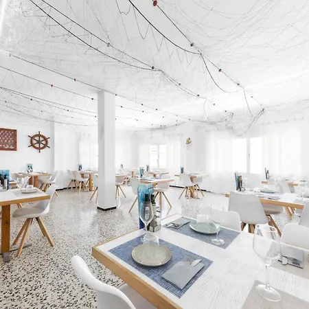 Hostal Cala Llombards Guest house Cala Llombards
