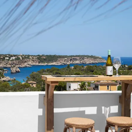 Hostal Cala Llombards *