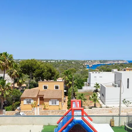 Guest house Hostal Cala Llombards *