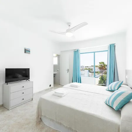 Hostal Cala Llombards *