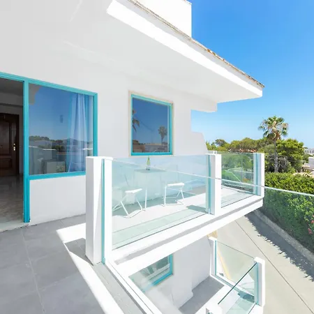 Hostal Cala Llombards