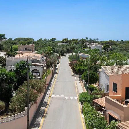 Guest house Hostal Cala Llombards *